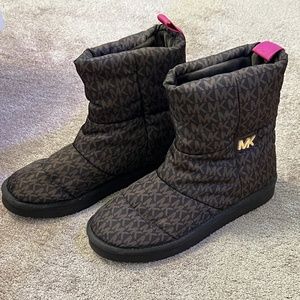 Michael Kors Brown and Pink Winter Boots | Warm Fleece | Size 8 | Never Used